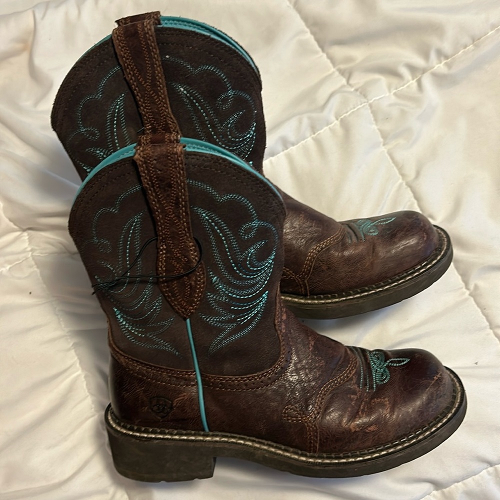 ARIAT Cowgirl Boots🤠❤️ Size US 7B